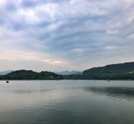 盐城杭州自助游(杭州自助游旅游攻略)