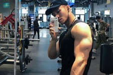 盐城肌肉男模(肌肉男模拟器)
