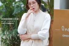 盐城兼职模特被摄影师亲(兼职模特被摄影师亲了)