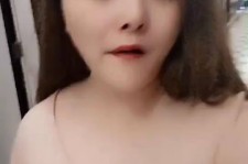 盐城美院系花兼职死商务模特(美院系花兼职商务模特第2部一边看球一边玩)