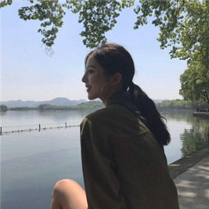 盐城私人伴游网带你看到天际，白色盐湖无际，蓝色天空无边