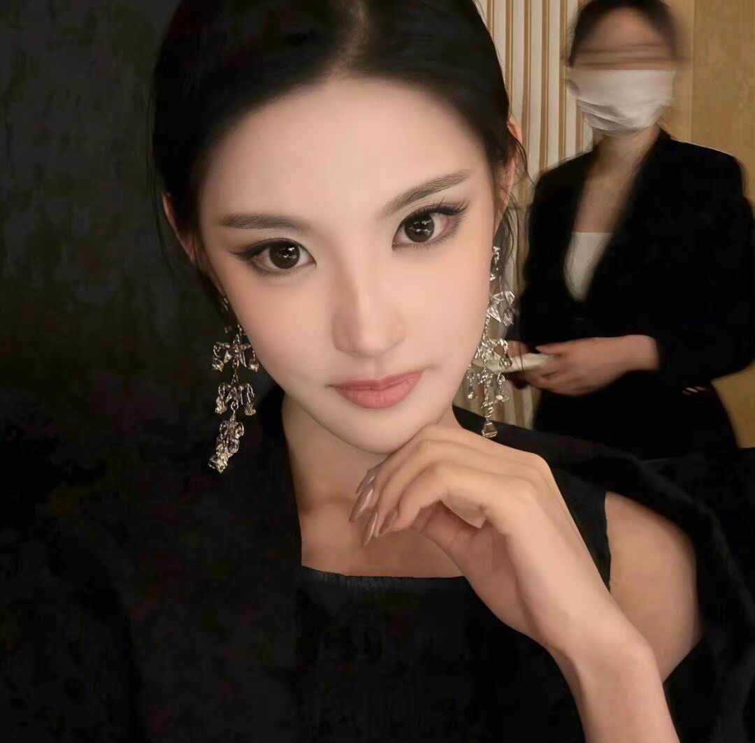 盐城伴游女生 | Isabella Chen的资料